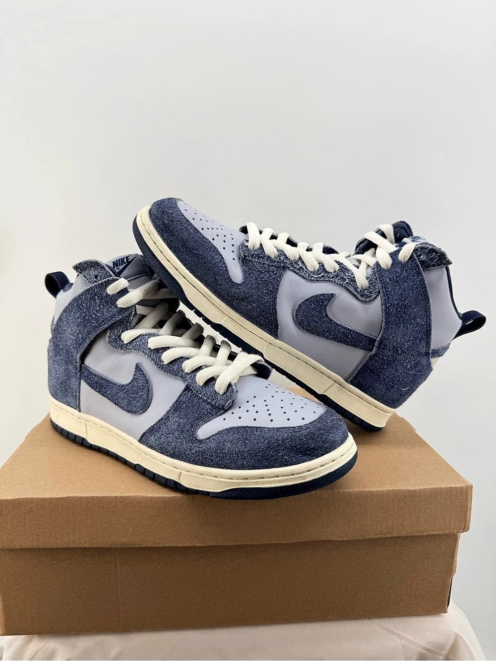 Nike Dunk High Notre Dame size 10.5M- Premium Alt Box